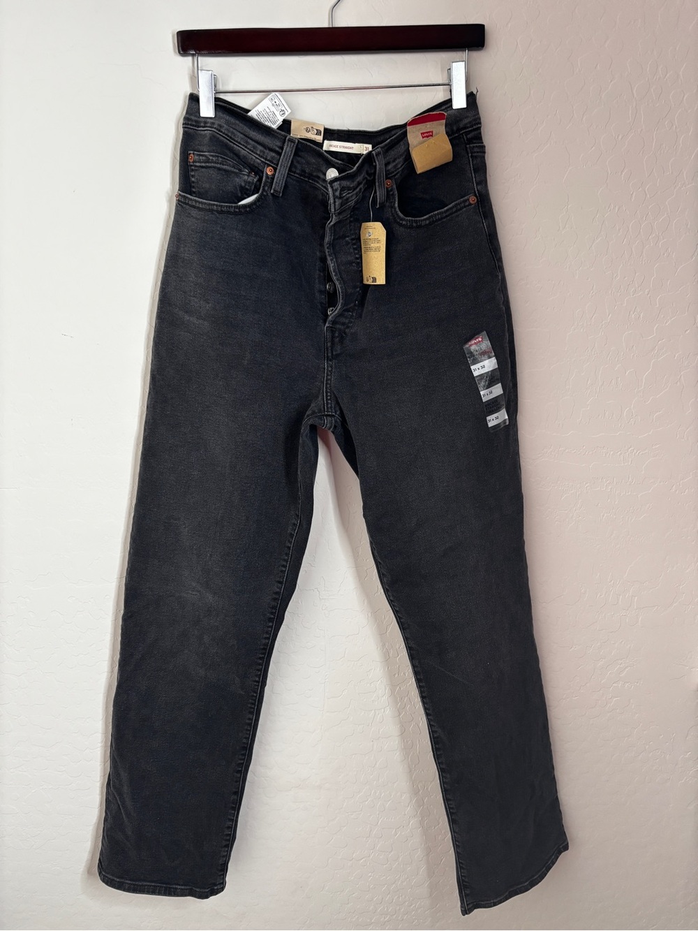 Levi's Women’s Black Straight-Leg Jeans NWT